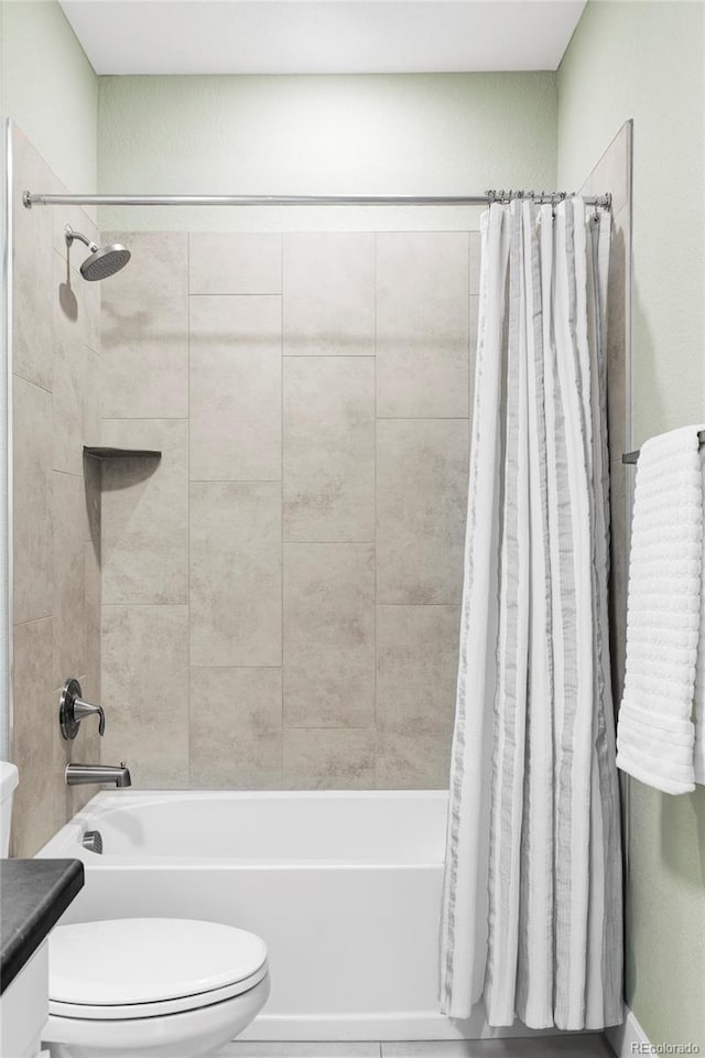 500 176th Ave, Broomfield, CO 80023 - bathroom featuring vanity, toilet, and shower / tub combo