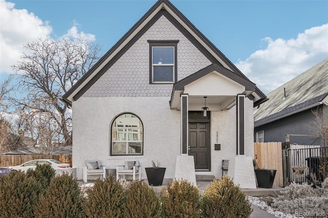 view of front of property featuring a patio