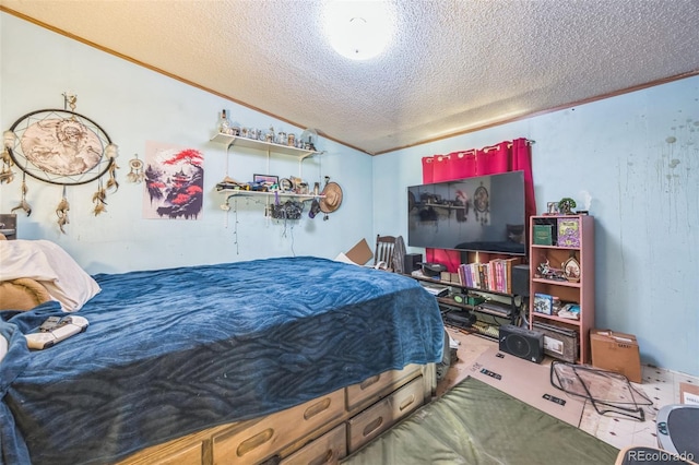 7080 S Calhan Rd, Calhan, CO 80808 - bedroom featuring lofted ceiling, crown molding, and a textured ceiling