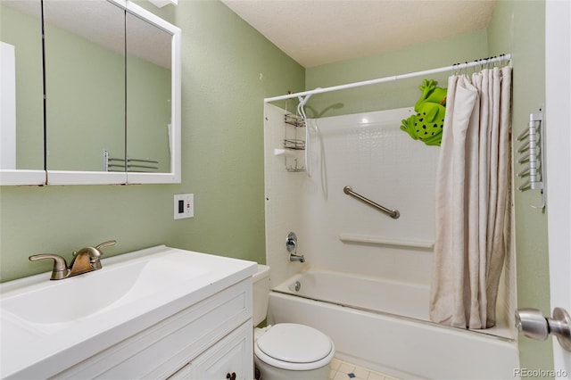 full bathroom featuring vanity, toilet, shower / bath combo with shower curtain, and a textured ceiling