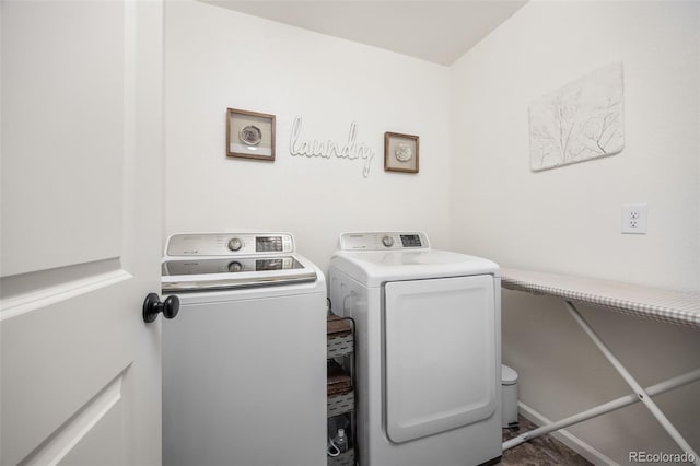 3535 Raintree Ln, Dacono, CO 80514 - washroom featuring washing machine and dryer