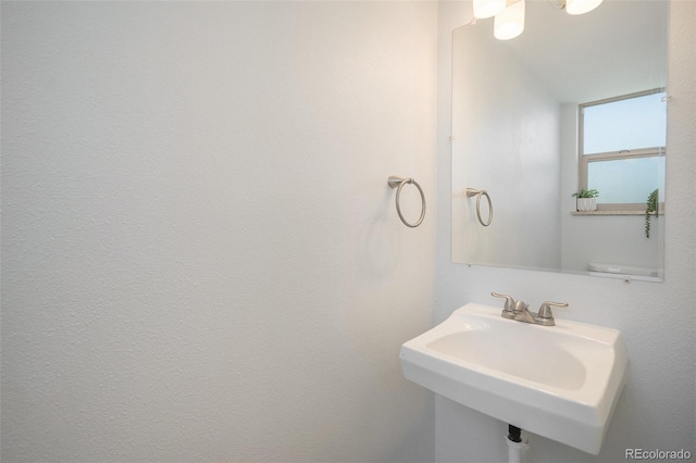 9345 W Iowa Pl, Lakewood, CO 80232 - bathroom with a sink
