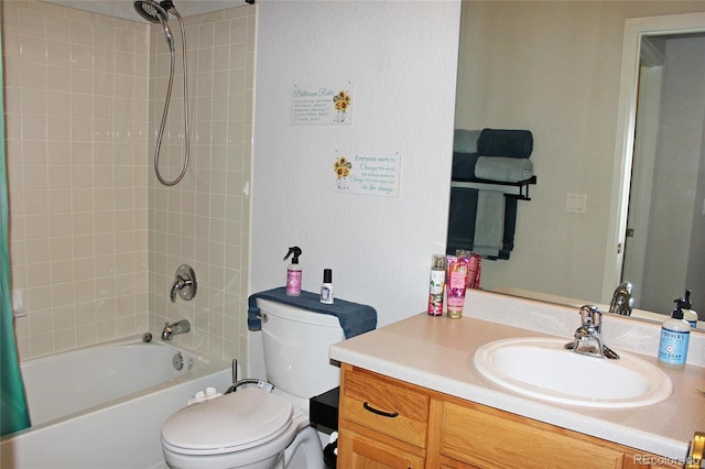7824 S Zante Ct, Aurora, CO 80016 - full bathroom featuring toilet, shower / bath combo, and vanity