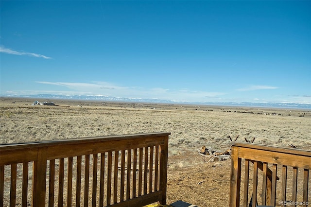 view of yard featuring a rural view