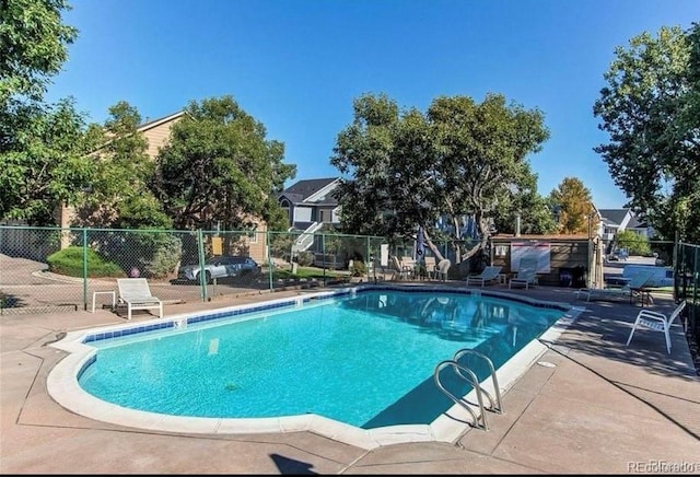 1061 S Yampa St Unit C, Aurora, CO 80017 - pool featuring a patio and fence