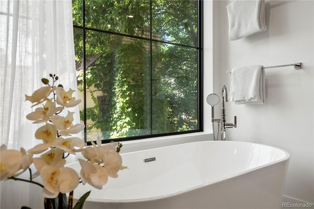 332 S Franklin St, Denver, CO 80209 - full bath featuring a soaking tub