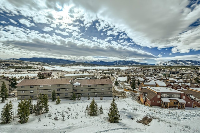 mountain view featuring a residential view