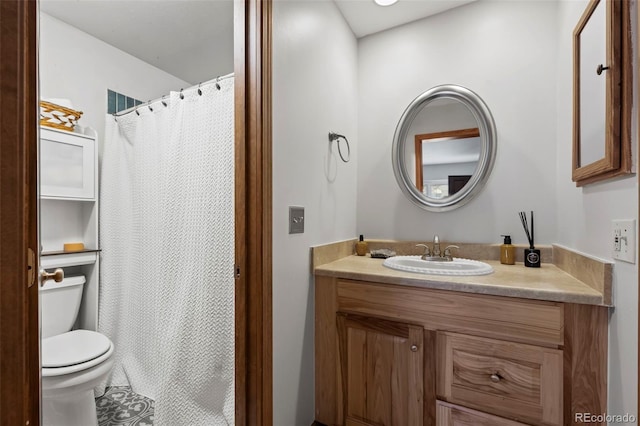 2362 S Troy St, Aurora, CO 80014 - full bath with vanity and curtained shower