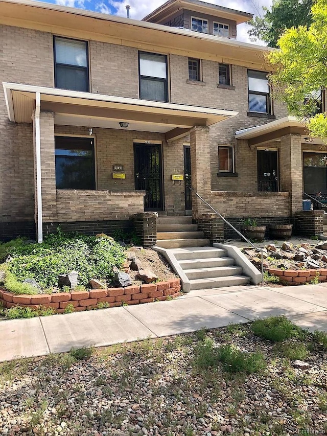 view of front of house featuring covered porch