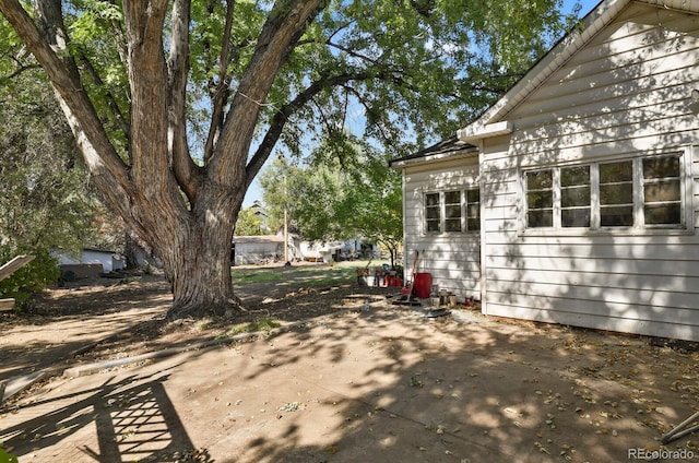 view of yard with a patio area