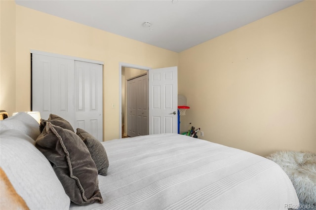 bedroom featuring a closet