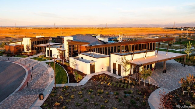 view of aerial view at dusk