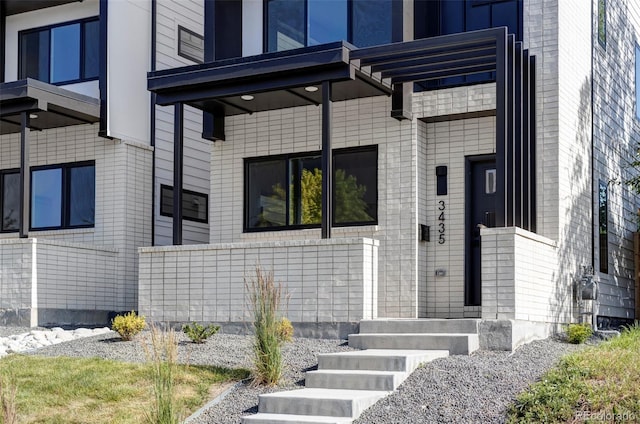 3435 W 17th Ave, Denver, CO 80204 - entrance to property