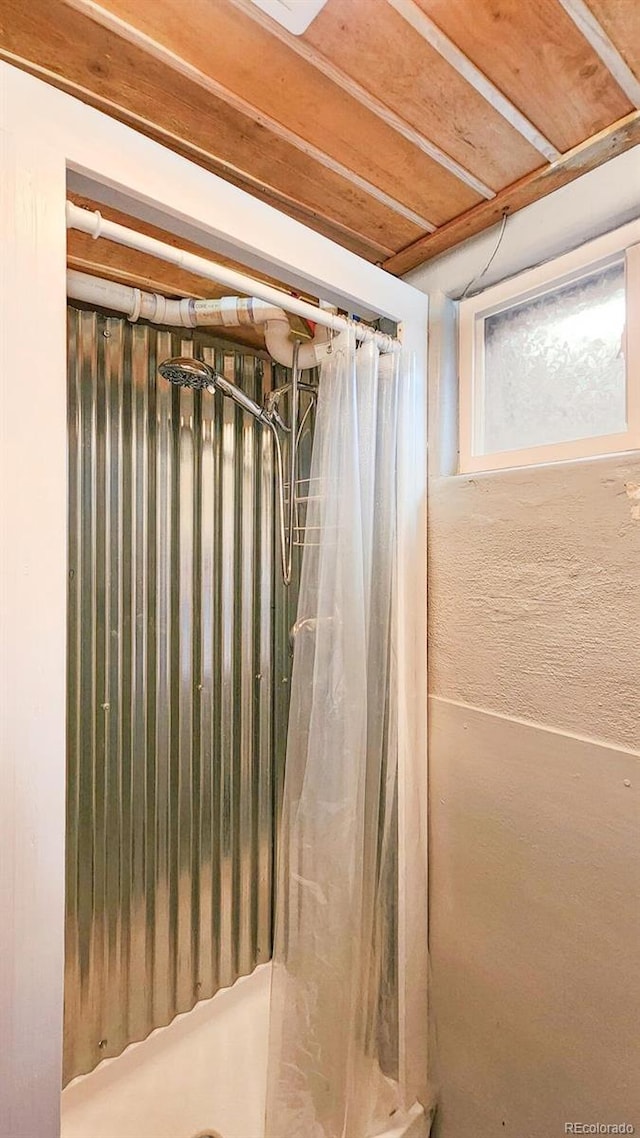 1205 N Linden Ave, Trinidad, CO 81082 - bathroom featuring a shower with curtain