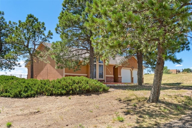 view of front facade with a garage