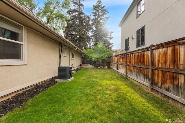 404 S Jasmine St, Denver, CO 80224 - view of yard featuring cooling unit