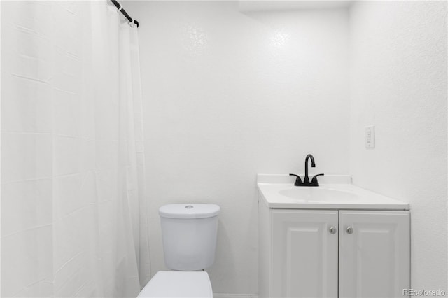 4257 S Andes Way, Aurora, CO 80013 - full bathroom with vanity and a shower with curtain
