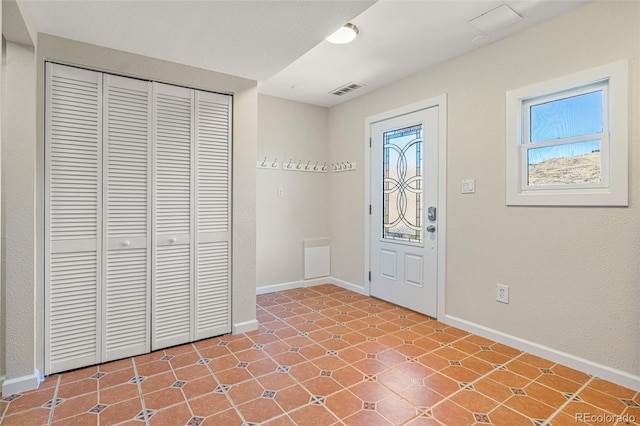 319 Camino Bosque, Boulder, CO 80302 - entryway with baseboards