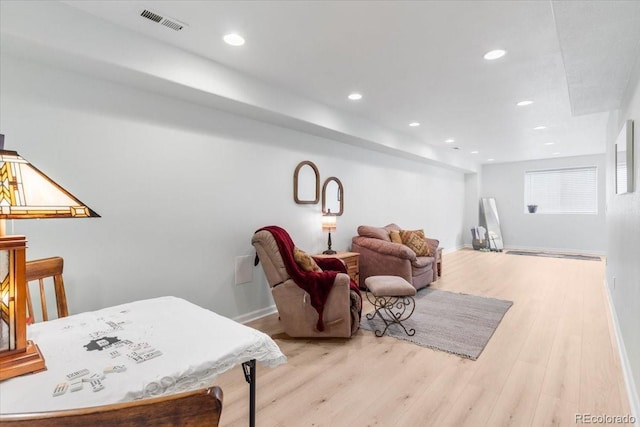 3862 E 127th Ln, Thornton, CO 80241 - living room featuring wood finished floors and recessed lighting