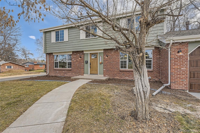 view of front of property with a front lawn