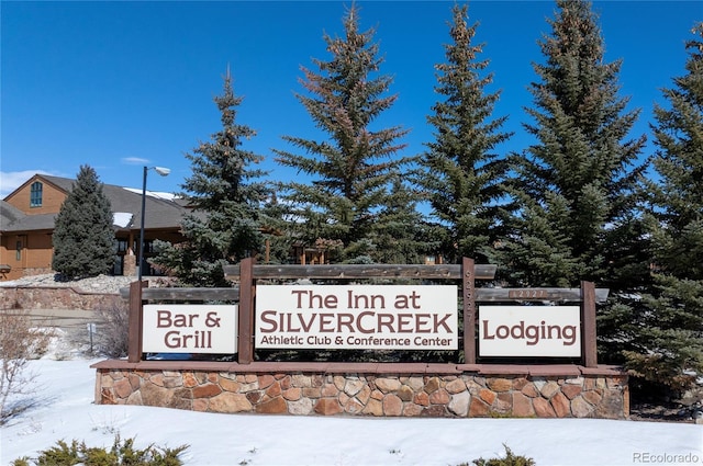 view of community / neighborhood sign