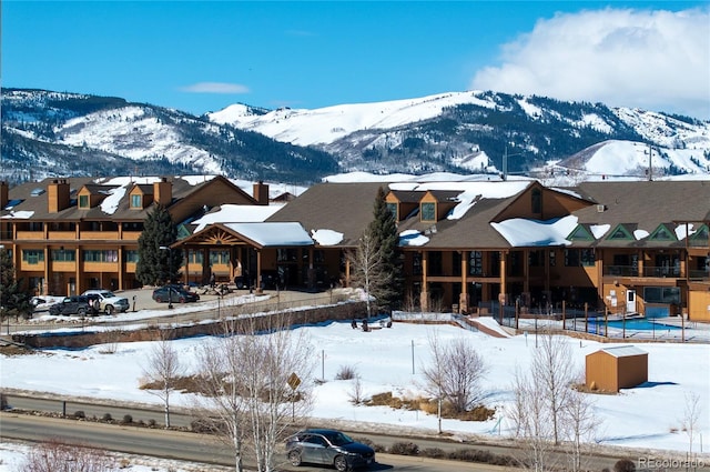 property view of mountains with a residential view