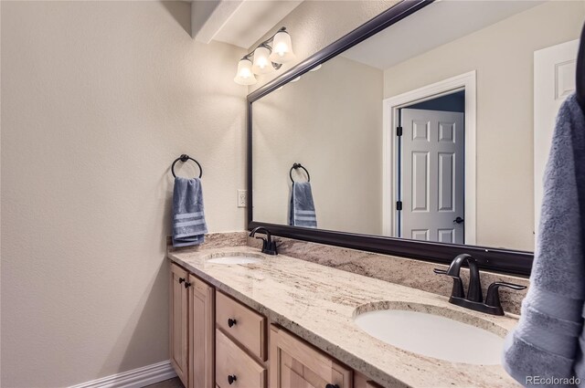 10529 Dacre Pl, Lone Tree, CO 80124 - bathroom featuring double vanity