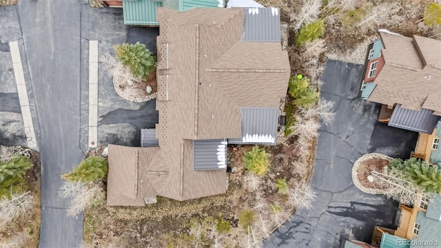 aerial view of property and surrounding area