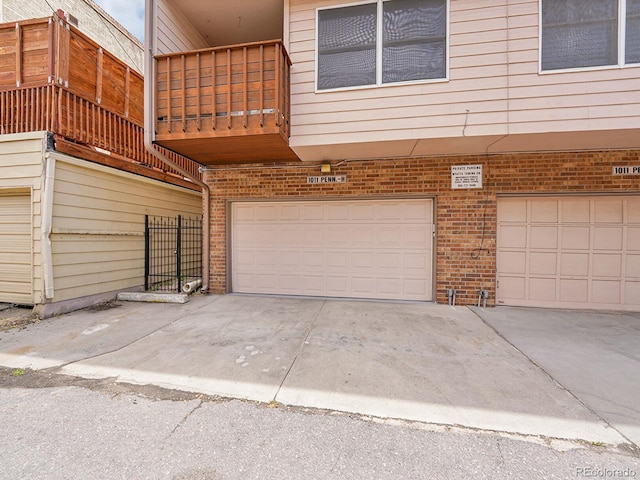 1011 N Pennsylvania St Unit H, Denver, CO 80203 - garage featuring driveway