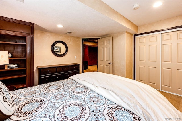 24036 E Kettle Pl, Aurora, CO 80016 - bedroom with a closet and recessed lighting