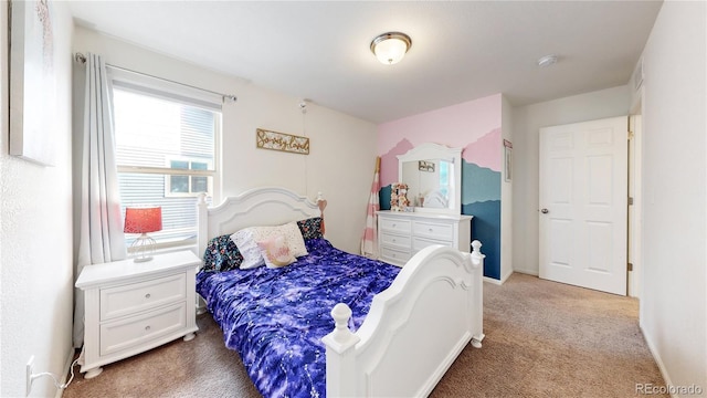 bedroom with carpet flooring