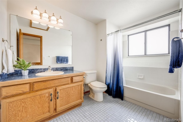 10436 W 84th Pl, Arvada, CO 80005 - full bath featuring shower / tub combo, toilet, vanity, and tile patterned floors