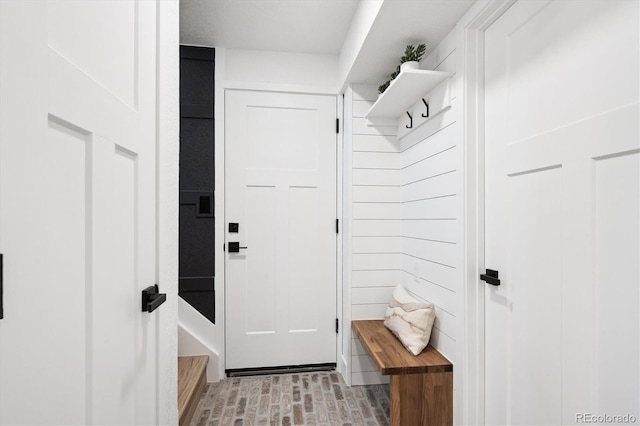 3206 S Pontiac St, Denver, CO 80224 - view of mudroom