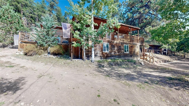 view of front of home featuring a deck