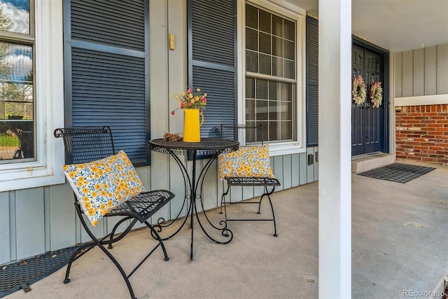 view of patio / terrace with covered porch