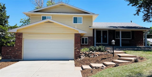 view of front facade featuring a garage