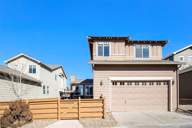 view of front facade featuring a garage