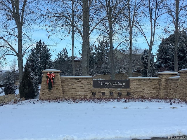 view of community / neighborhood sign