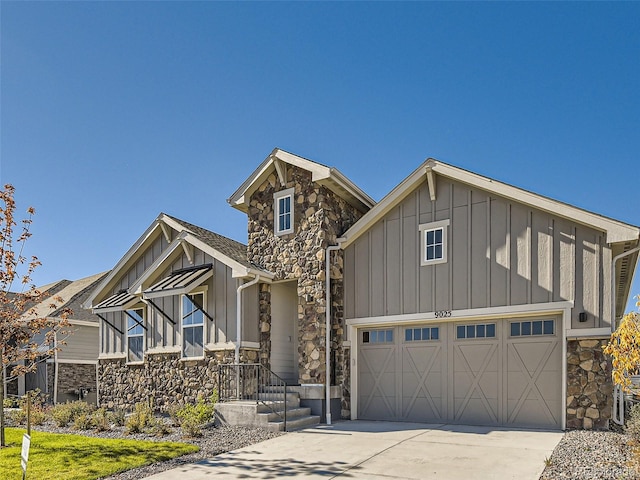 view of front of house featuring a garage