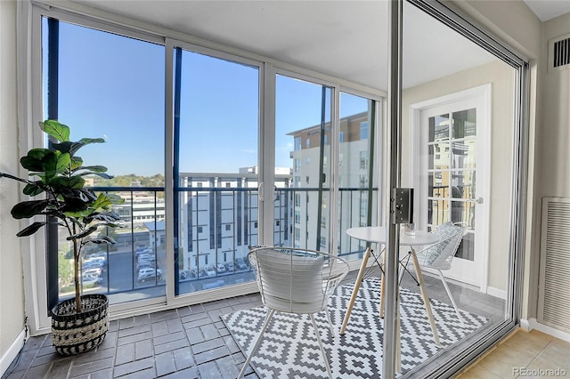 view of sunroom / solarium