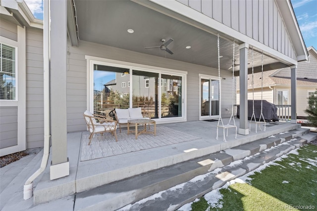 view of patio featuring a ceiling fan