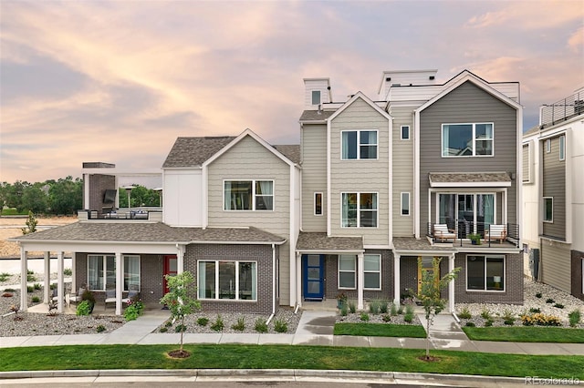 view of front of property