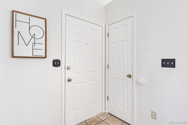 view of tiled entryway