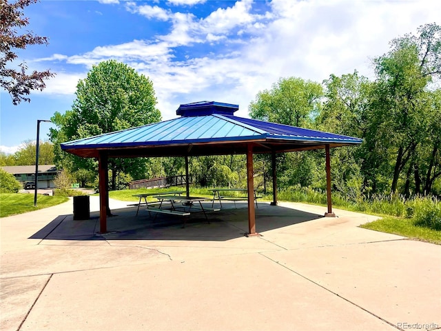 1106 Oak Cir, Lakewood, CO 80215 - surrounding community with a gazebo