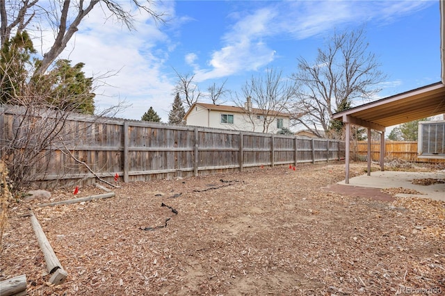 view of yard featuring a patio area