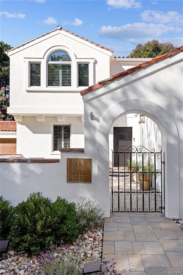 exterior space featuring fence private yard
