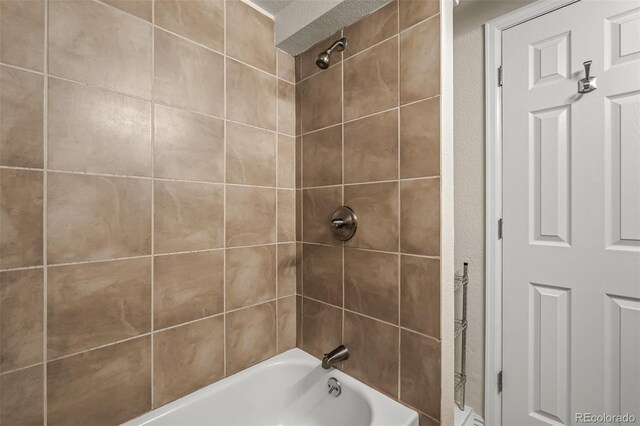 2907 Pennsylvania Ave, Colorado Springs, CO 80907 - full bath featuring shower / tub combination