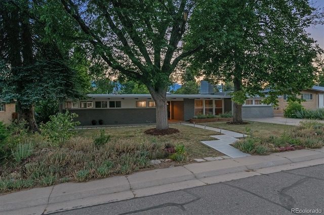 6057 S Windermere Way, Littleton, CO 80120 - view of front of property with driveway