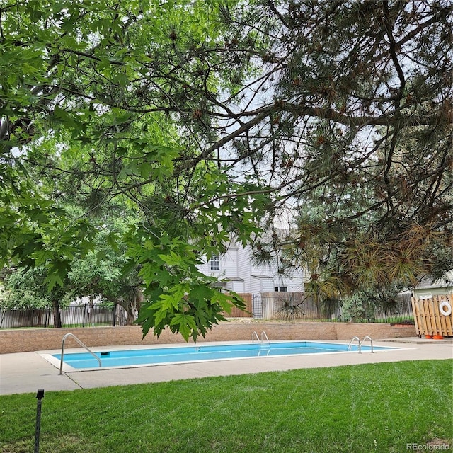 1641 S Idalia Cir Unit F, Aurora, CO 80017 - view of pool