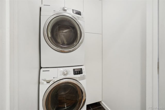 5405 S Lowell Blvd, Littleton, CO 80123 - laundry area with stacked washer and clothes dryer